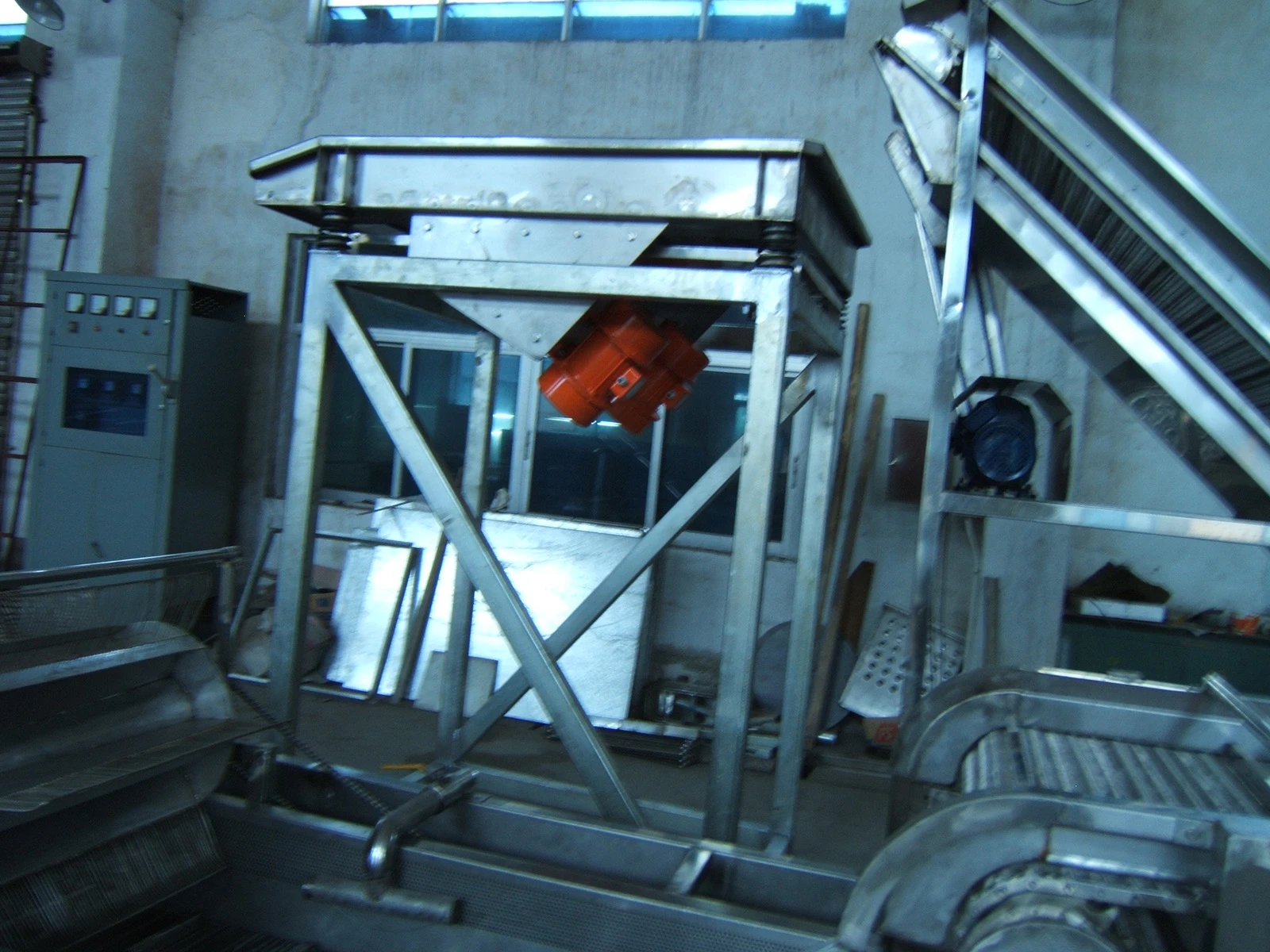Electromagnetic Vibratory Feeder Electromagnetic Vibratory Feeder